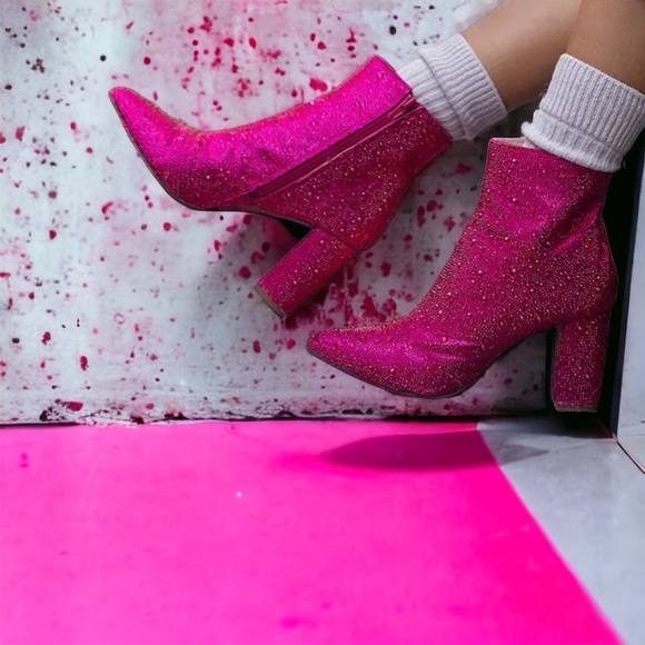 C’mon Barbie Let’s Go Party! New Fucshia Rhinestone Embellished Boots Booties - Picture 6 of 6